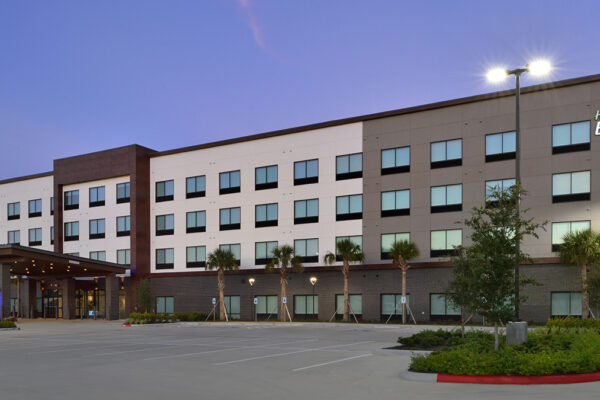 Holiday Inn Express & Suites
